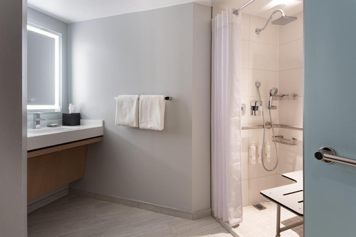 Miami Marriott Biscayne Bay - Housity