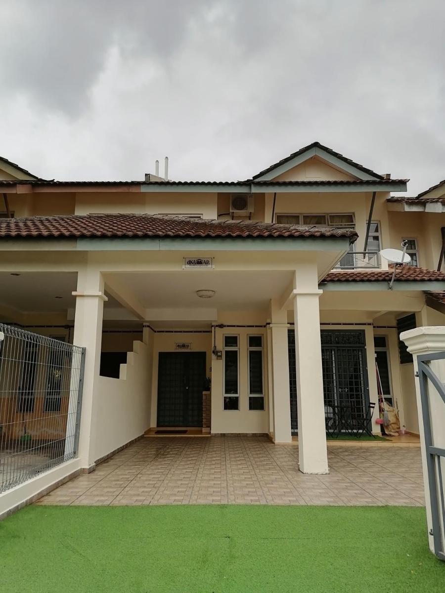 DKAMAR Homestay At Desaru, Fully Aircond, WiFi, Coway, Street View 4 min to Desaru Beach - Housity