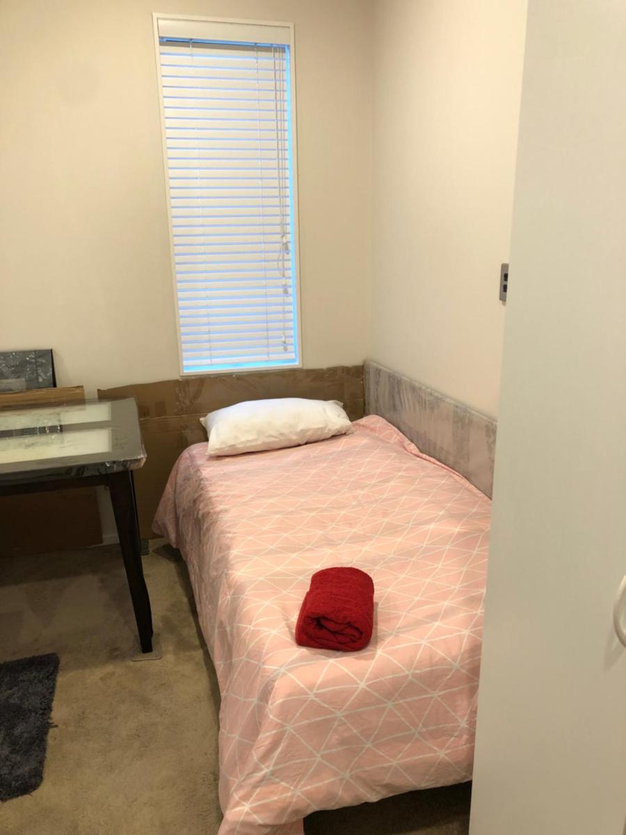 Brand new bedroom in Karaka (Auckland) - Housity