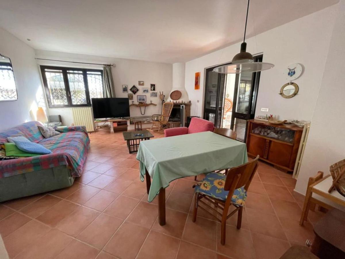 Tarquinia Lido - Villa Velca sulla spiaggia - Housity