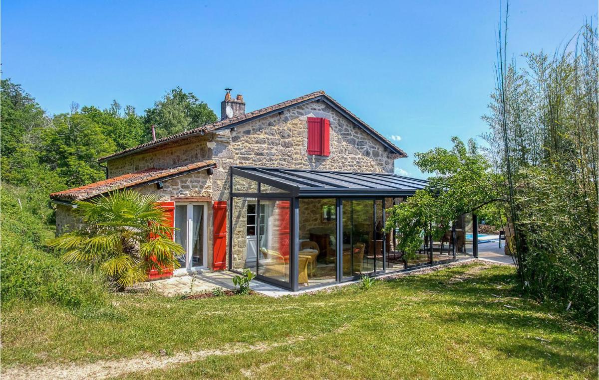Cozy Home In Augignac - Housity