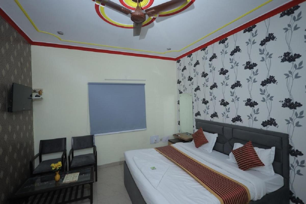 Hotel Mukund Dham-Near Mathura Railway Station - Housity
