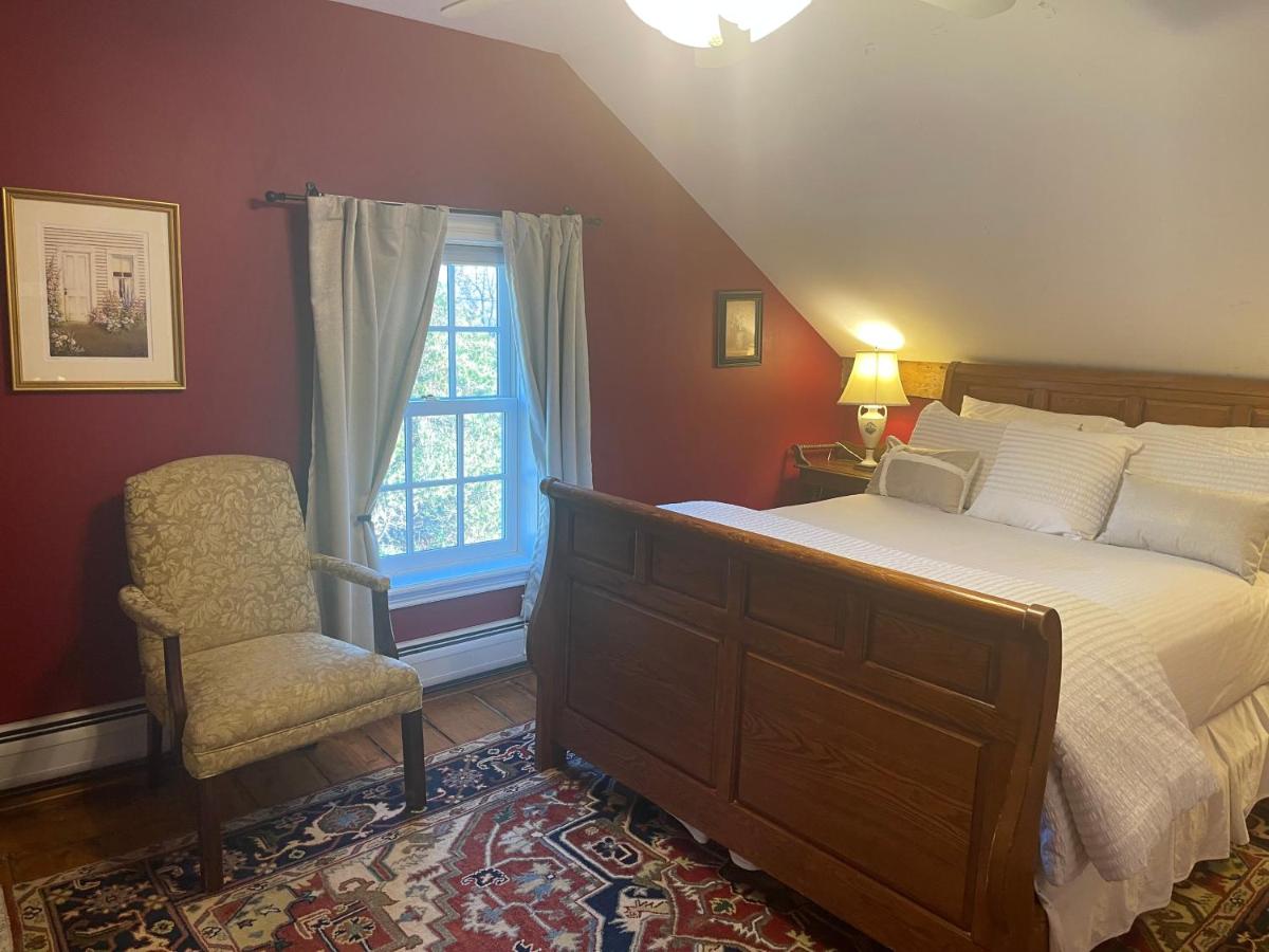 Dodds Brick House Bed & Breakfast - Housity