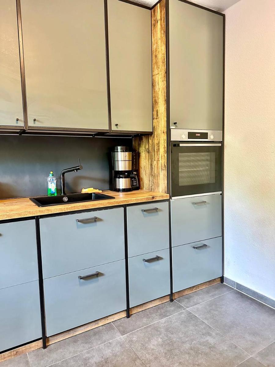 Großes City-Ferienhaus mit Terrasse, Grill und Parkplatz F19 - Housity
