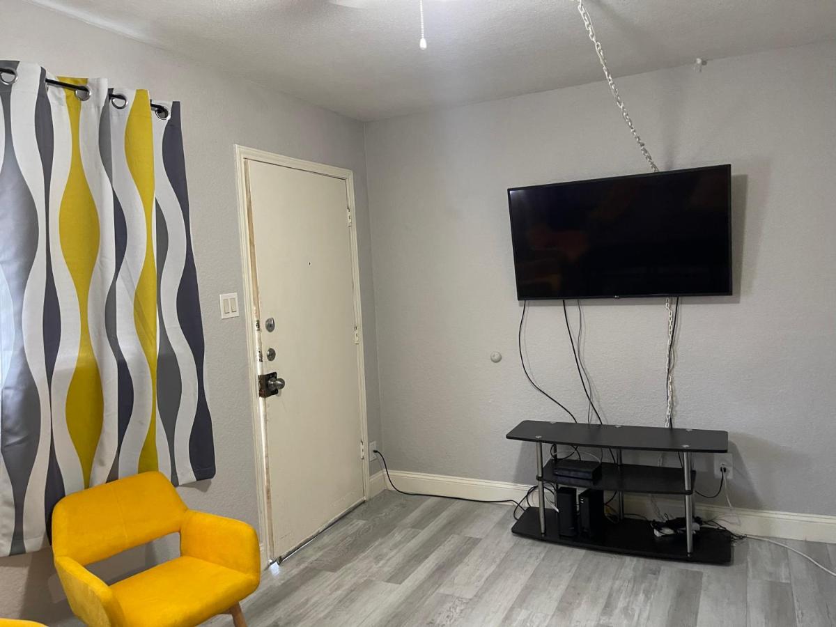 Horizon Getaway-Furnished Apartment - Housity