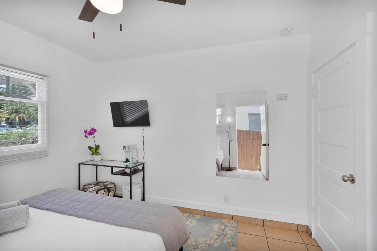 Cactus Room - Private Entrance - Housity