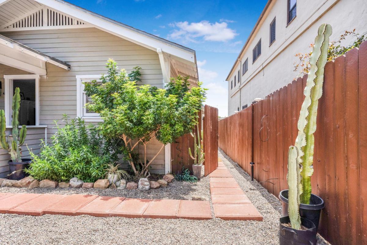 Cactus Room - Private Entrance - Housity