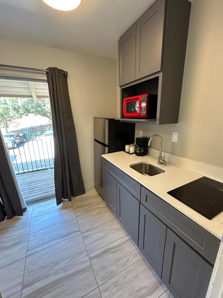 Hillside Inn - Housity
