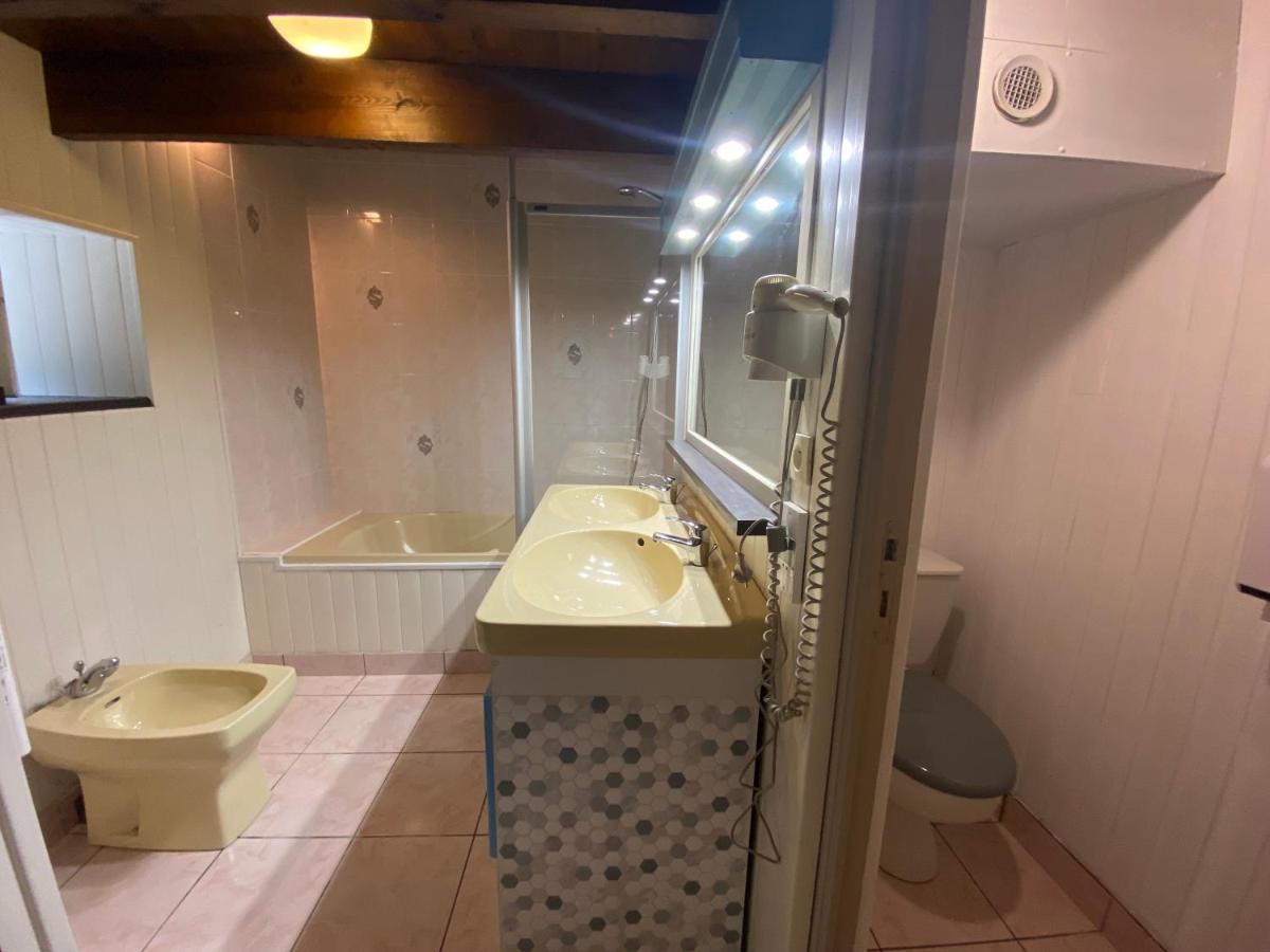 Salle de bains dans l'établissement Les Moulins Du Duc ÉCOLODGE