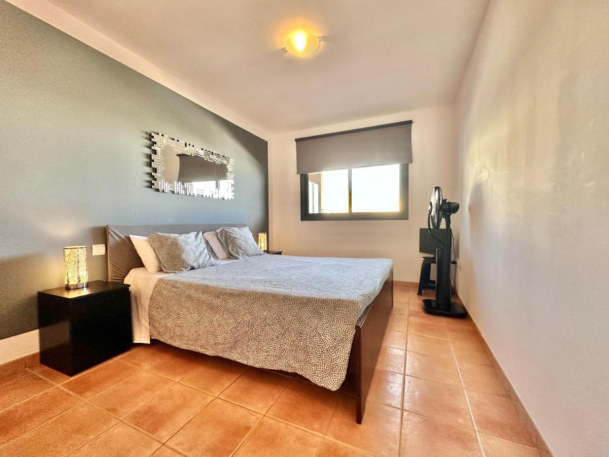 Black Rock Apartment - Housity