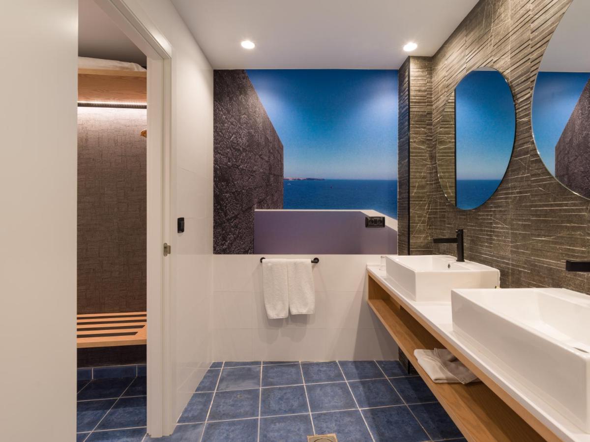 Un baño de Hotel Mirador Papagayo by LIVVO