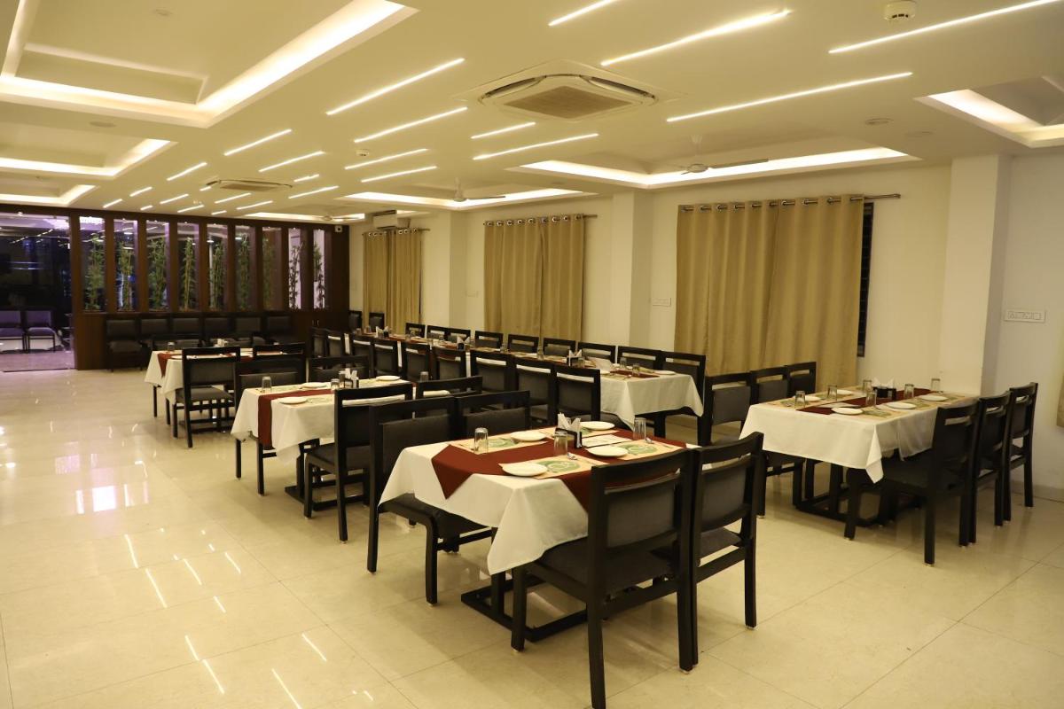 Hotel Singhnature - Housity