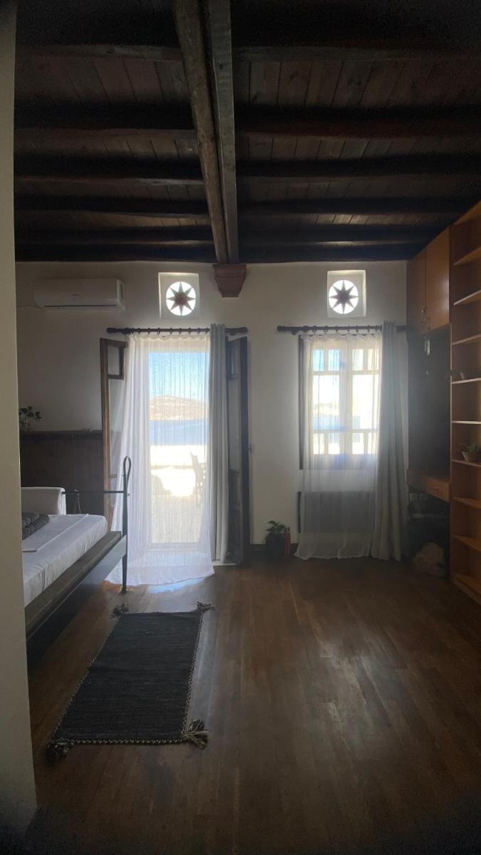 Planitis Lighthouse View - Housity