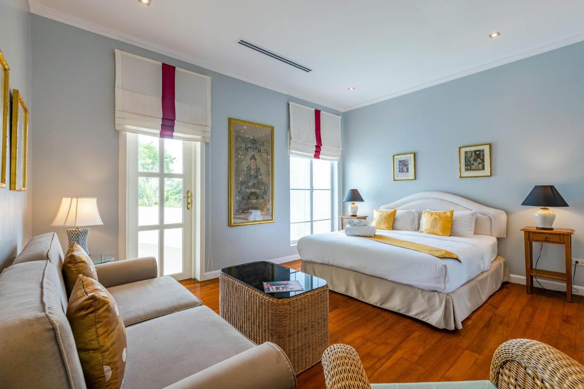 The White House, Palm Hills Golf and Country Club - Housity
