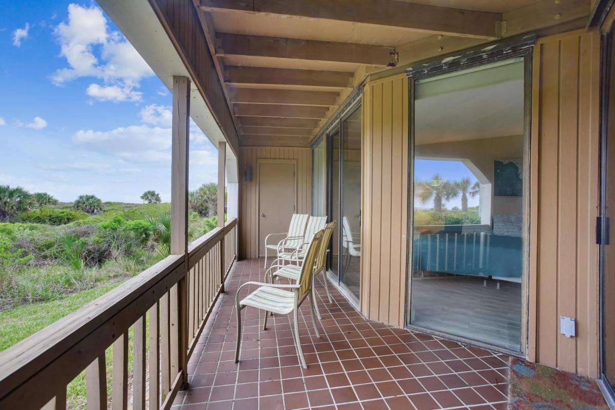 OceanFront Bliss: Night of Lights Getaway! - Housity