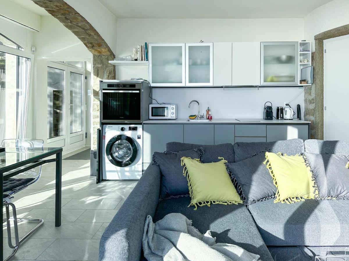 Panoramic Room in the vineyard,stunning views of lake and Alps - Housity