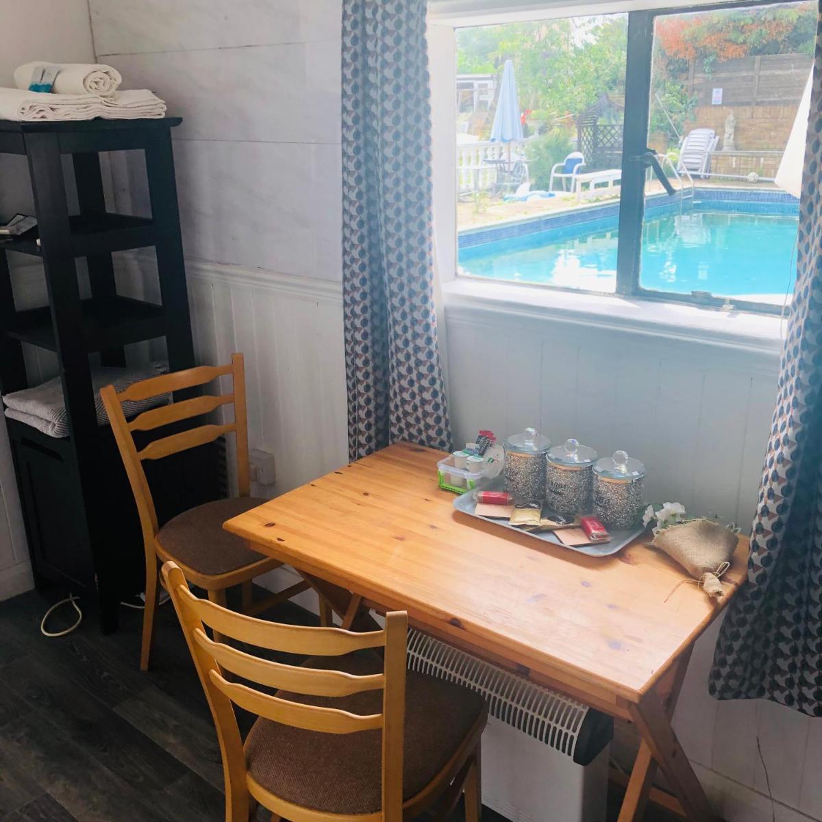 Tudor house double Room - Housity
