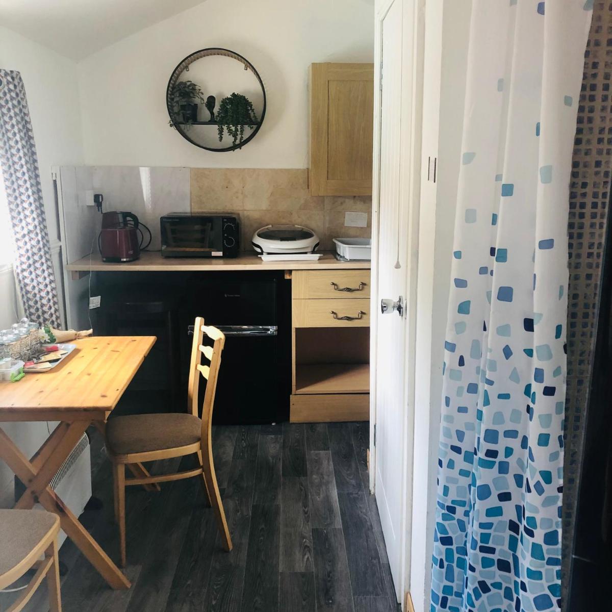 Tudor house double Room - Housity