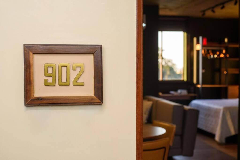 Apto Londrina Flat Hotel 902, c jacuzzi, 43 m2 - Housity