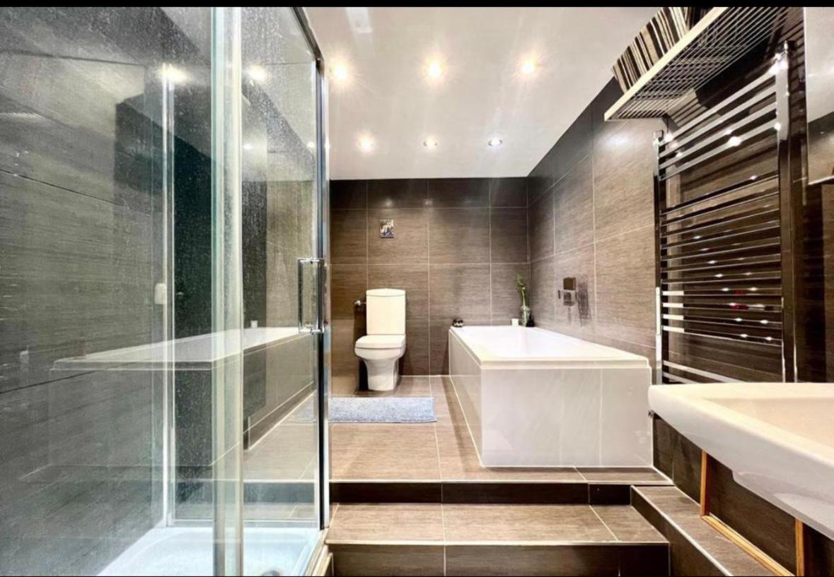 Beautiful double room with private bathroom - Housity