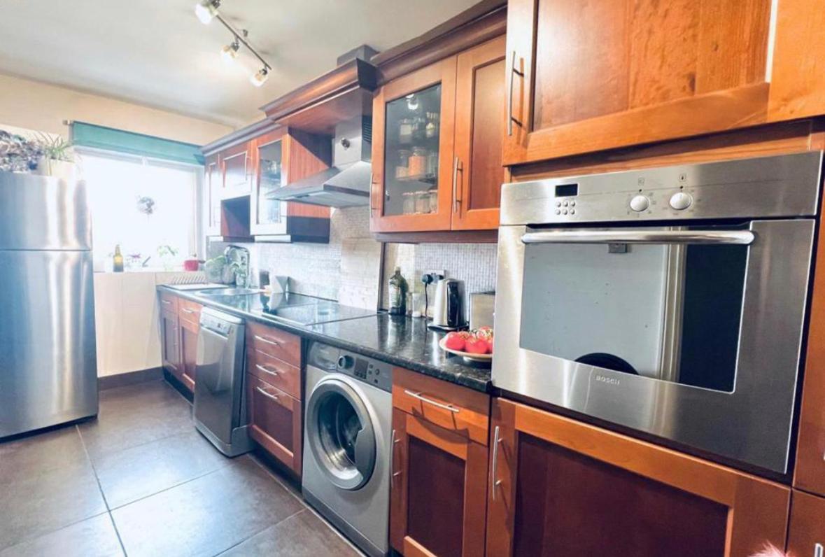 Beautiful double room with private bathroom - Housity