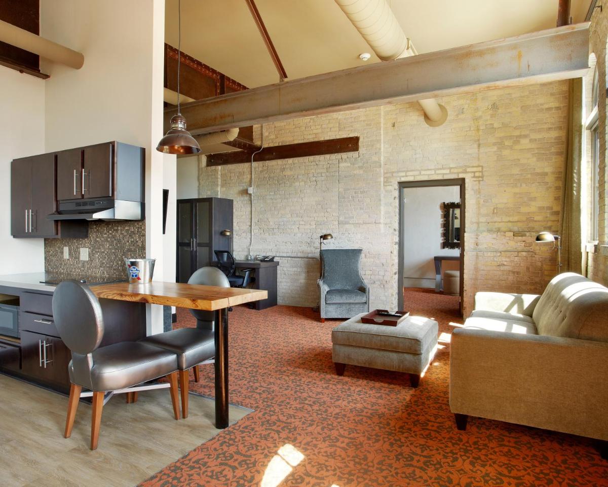 Brewhouse Inn and Suites - Housity