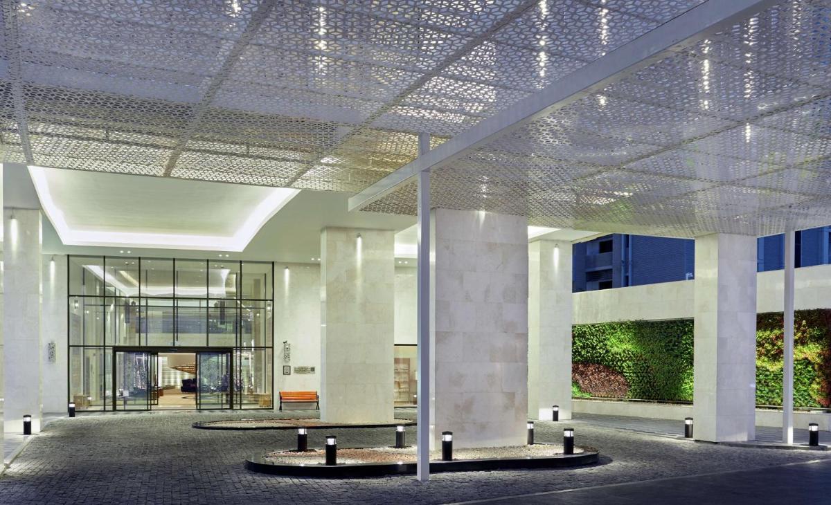 Hilton Garden Inn Muscat Al Khuwair - Housity