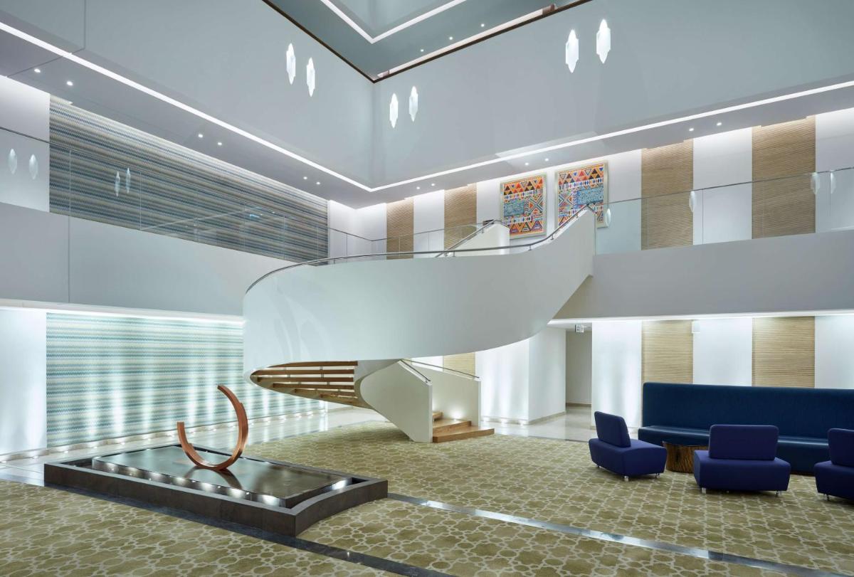 Hilton Garden Inn Muscat Al Khuwair - Housity
