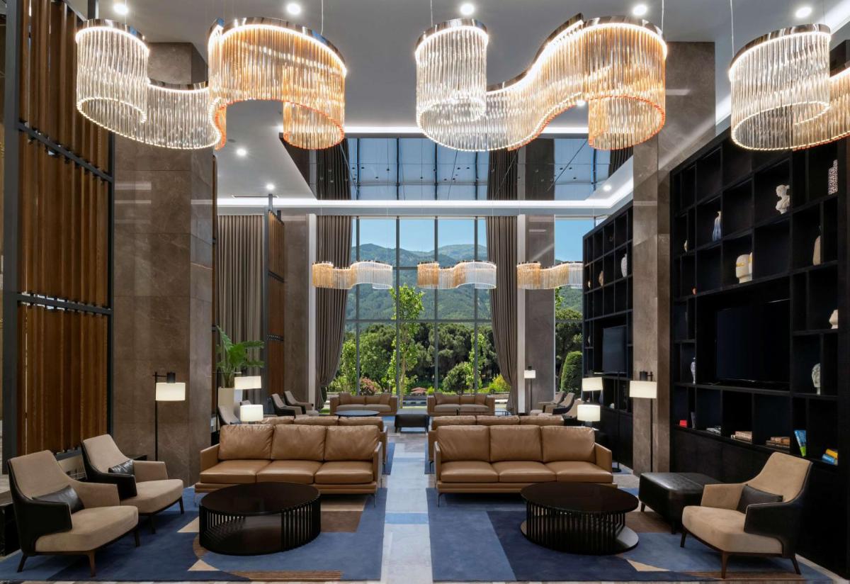 DoubleTree by Hilton Manisa - Housity