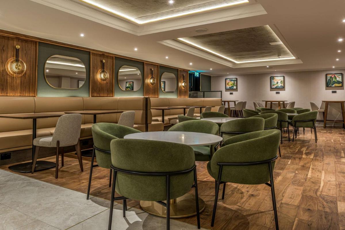 Hilton London Watford - Housity