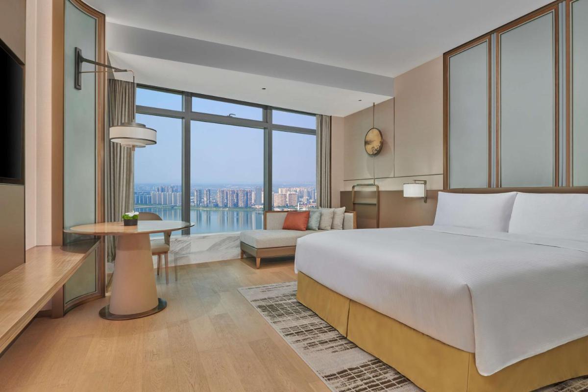 Hilton Changsha Riverside - Housity