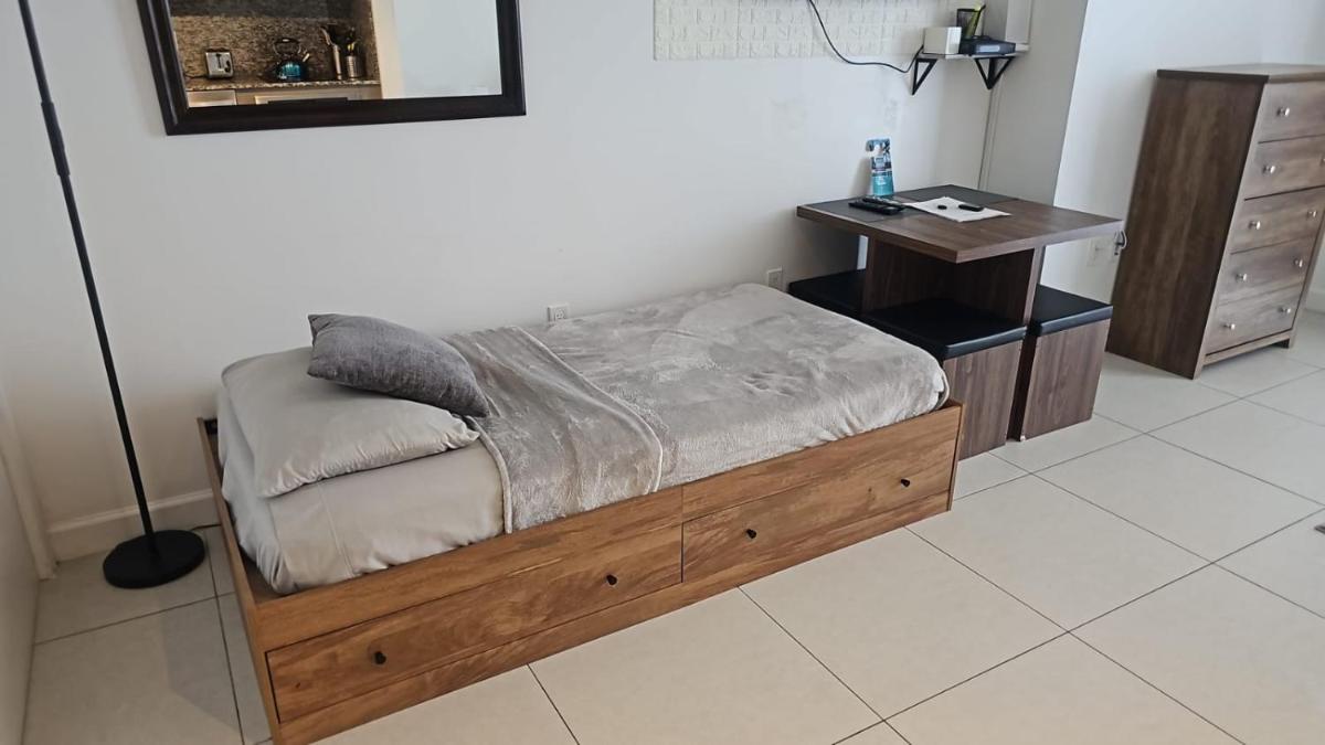 5350 Park inn Suite - Housity