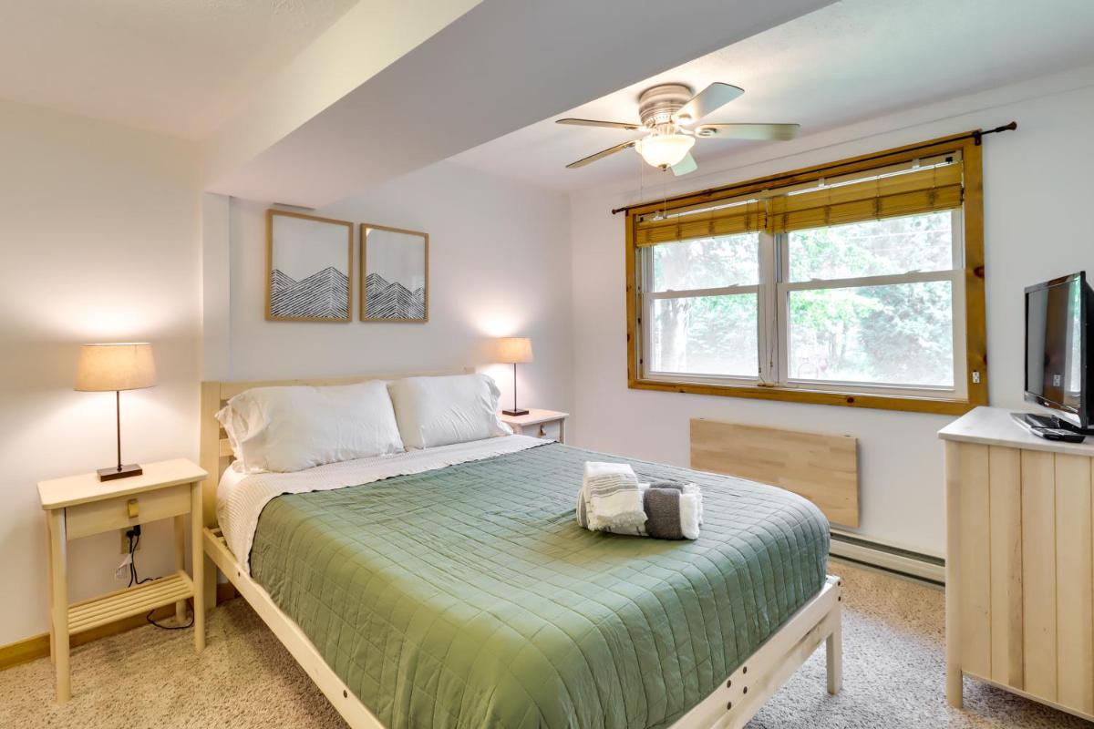 Walk to Beaches Tree-Lined Pocono Lake Retreat! - Housity