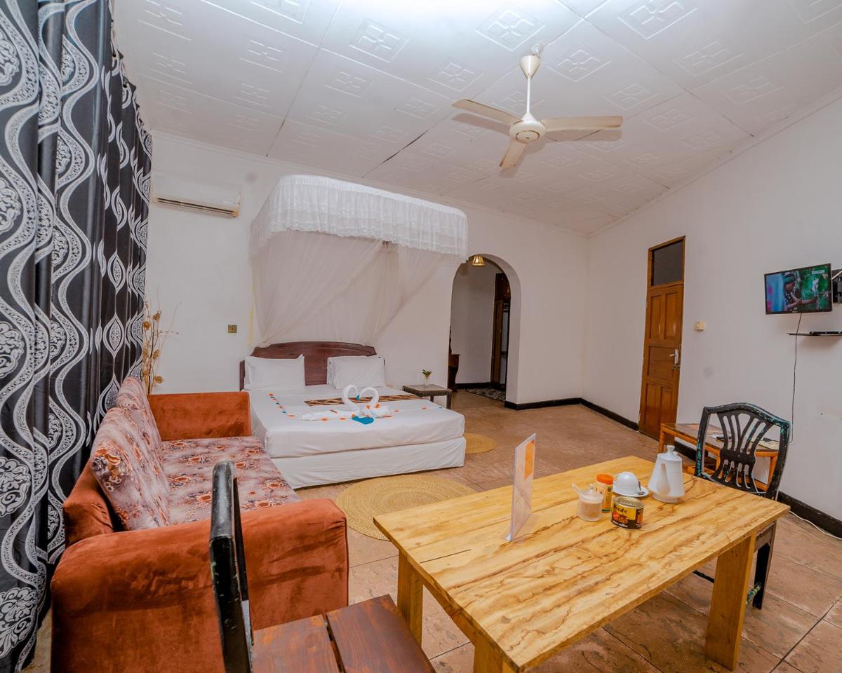 Tanzikaya Lodge - Housity