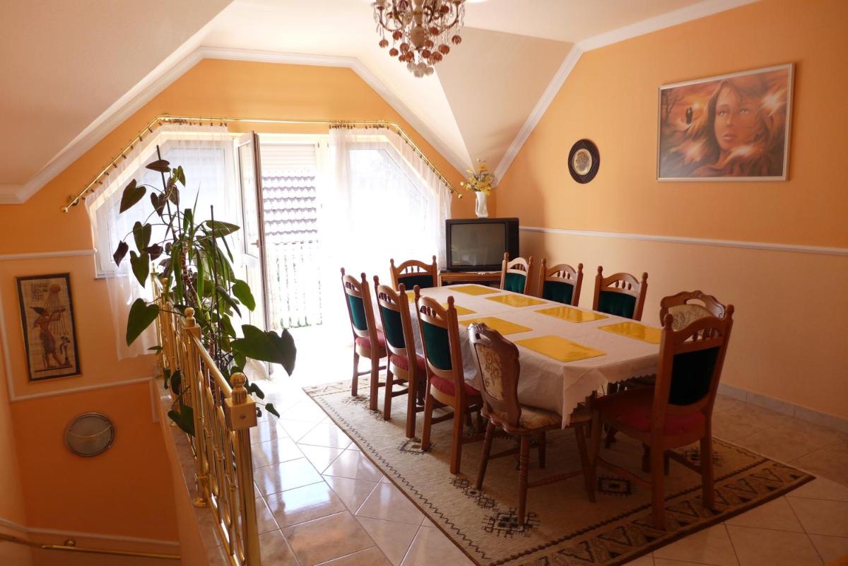 Caty Vendégház - Housity