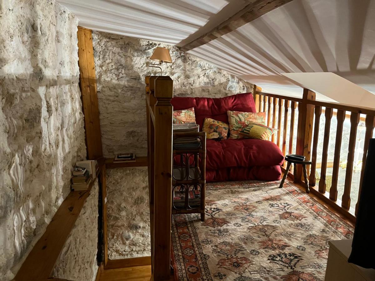 BASIA, Lourdes - centre , quartier historique Sanctuaires a 7 min a pied - Housity