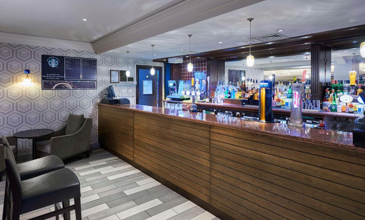 DoubleTree by Hilton Bristol North - Housity