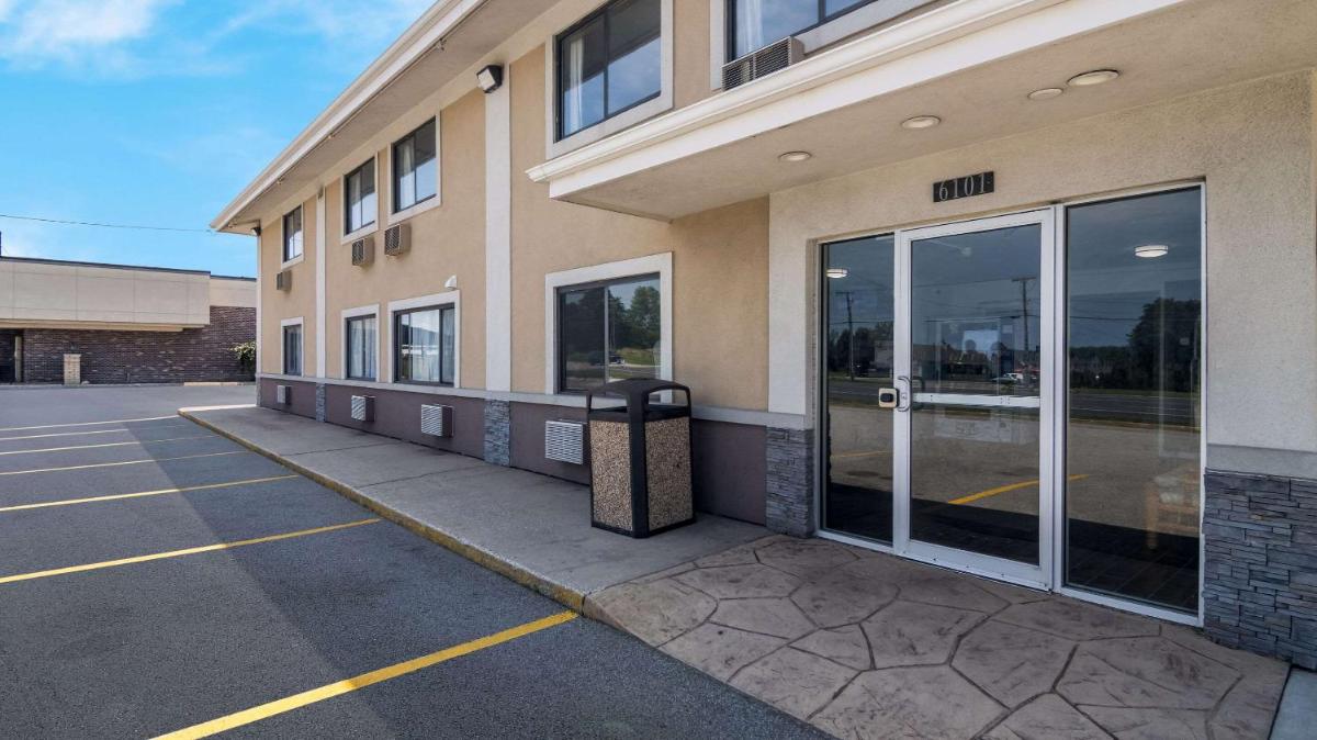 Econo Lodge Portage - Housity