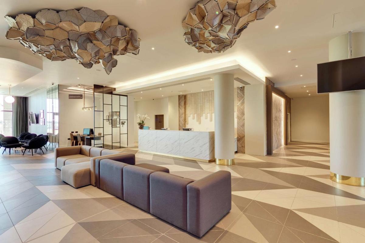 Hilton Garden Inn Doncaster Racecourse - Housity