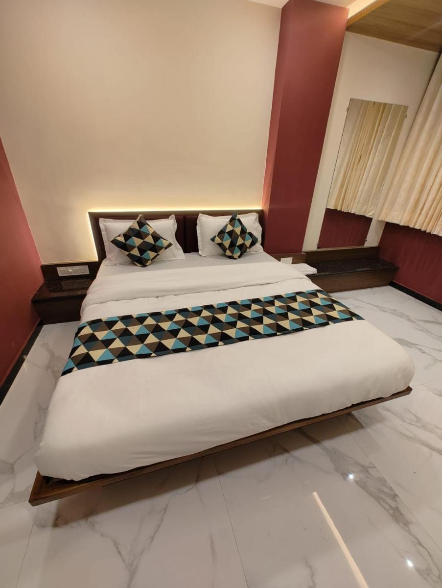 HOTEL ROYAL PLAZA - Housity