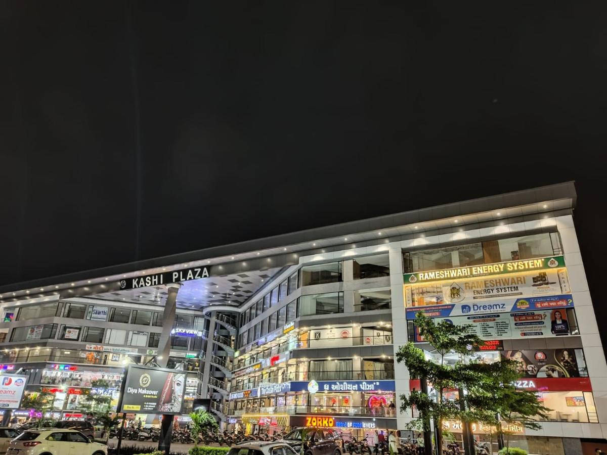 HOTEL ROYAL PLAZA - Housity