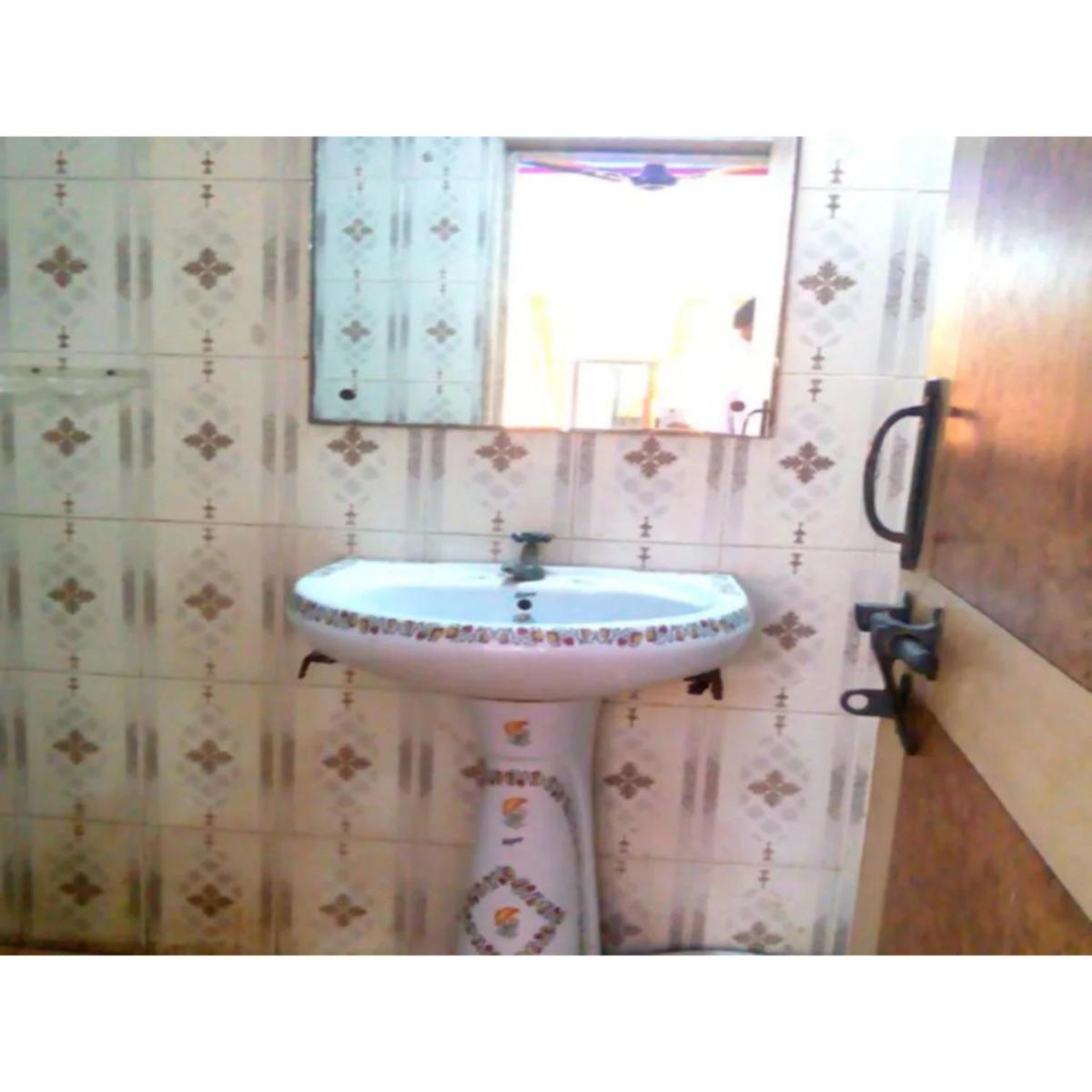 Hotel Shyam Inn, Mathura - Housity