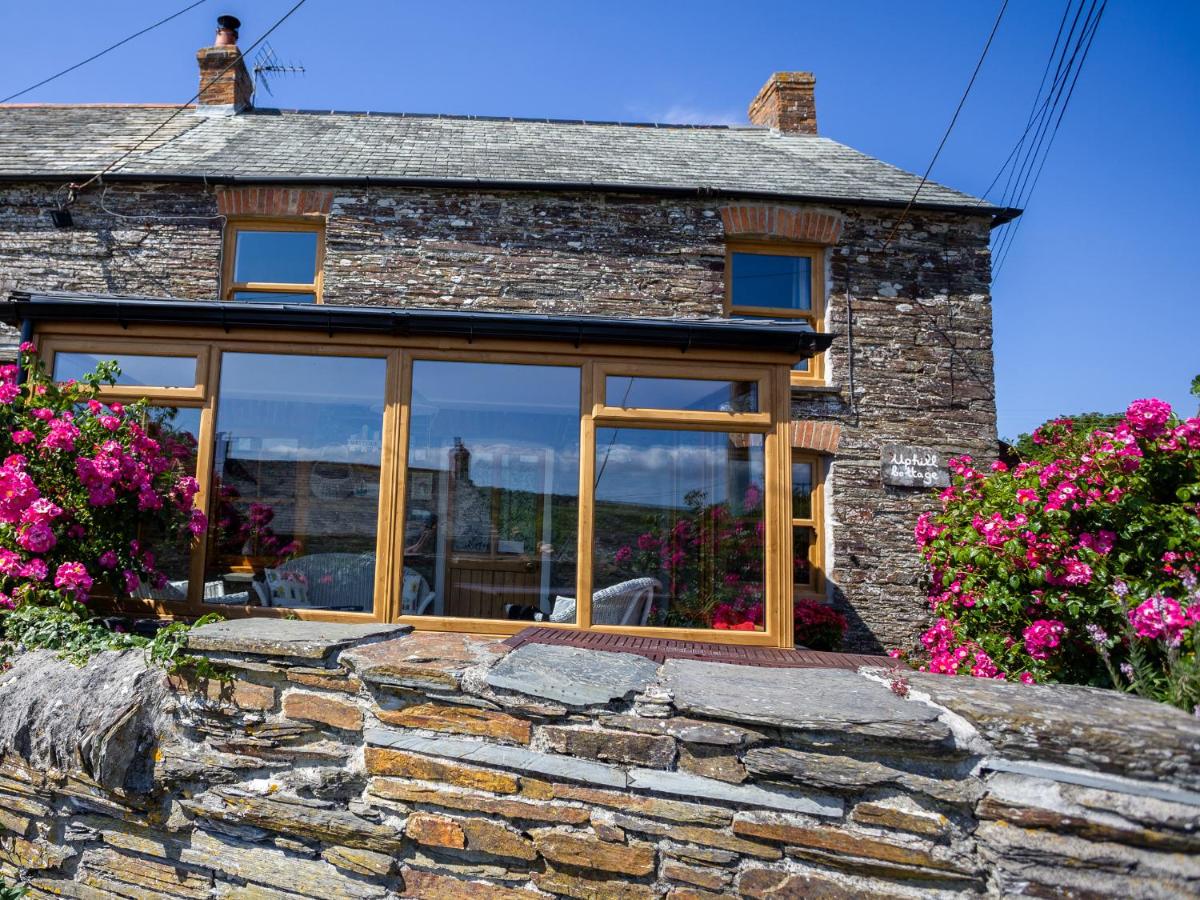 Uphill Cottage - Housity