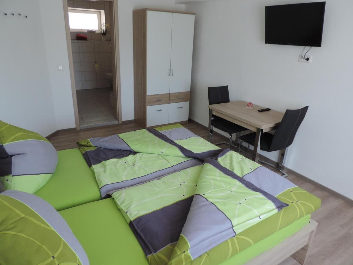 Pension am Kirchberg - Housity