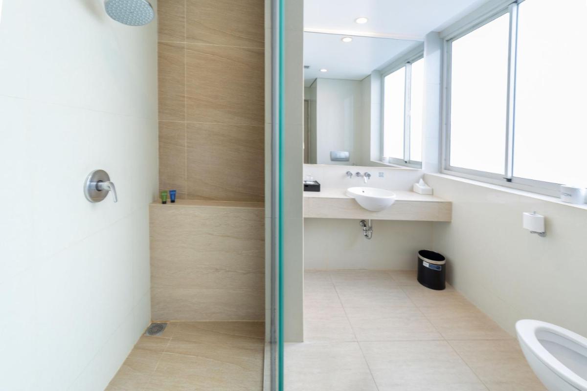 Aston Cirebon Hotel and Convention Center - Housity