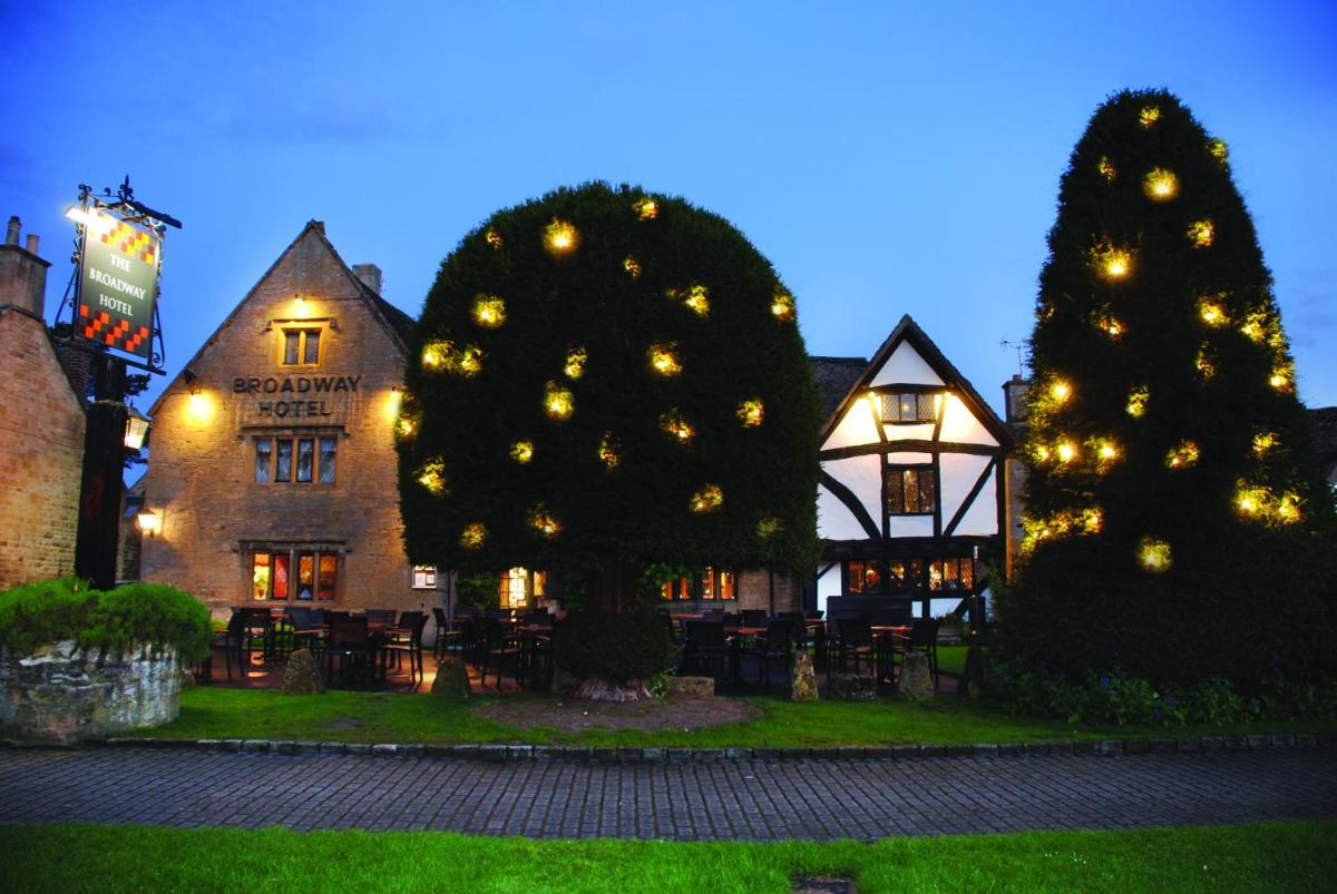 The Broadway Hotel - Housity
