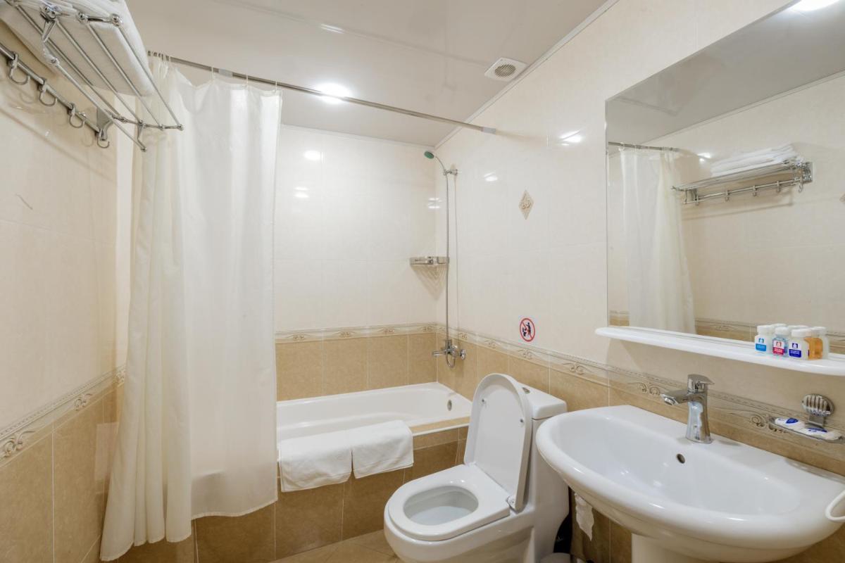 Suitetrails - Hotel Billuri Sitora