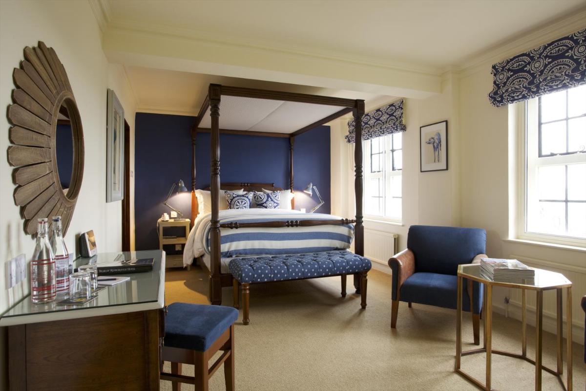 The Bear Of Rodborough Hotel - Housity