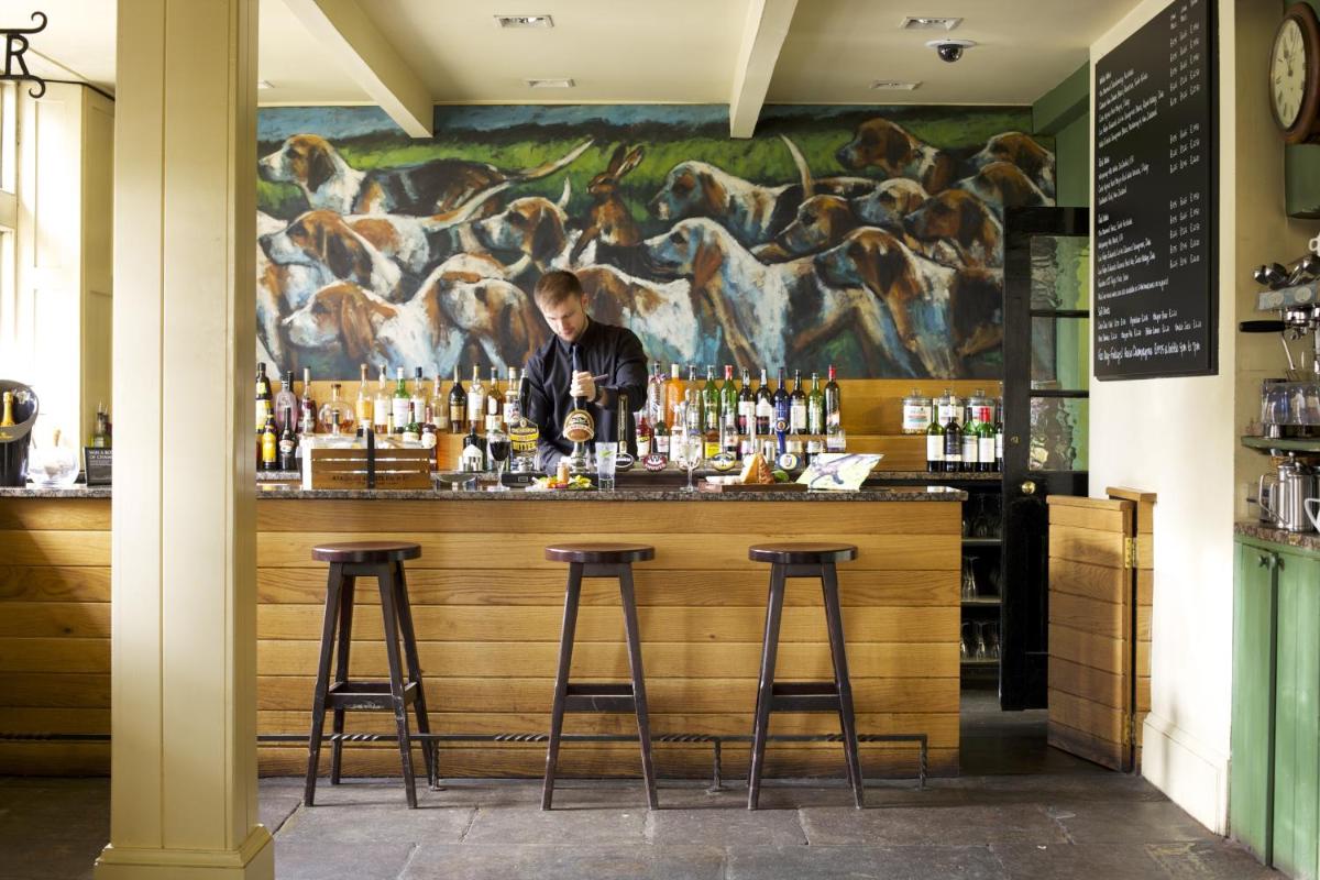 The Hare & Hounds Hotel - Housity