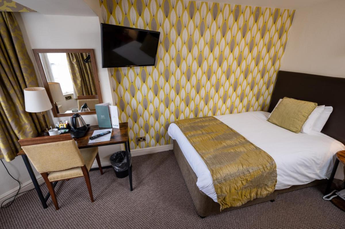 Cross Hands Hotel by Greene King Inns - Housity